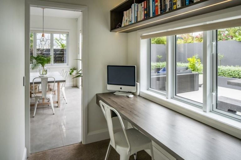 Photo of property in 15 Nikau Street, Eastbourne, Lower Hutt, 5013