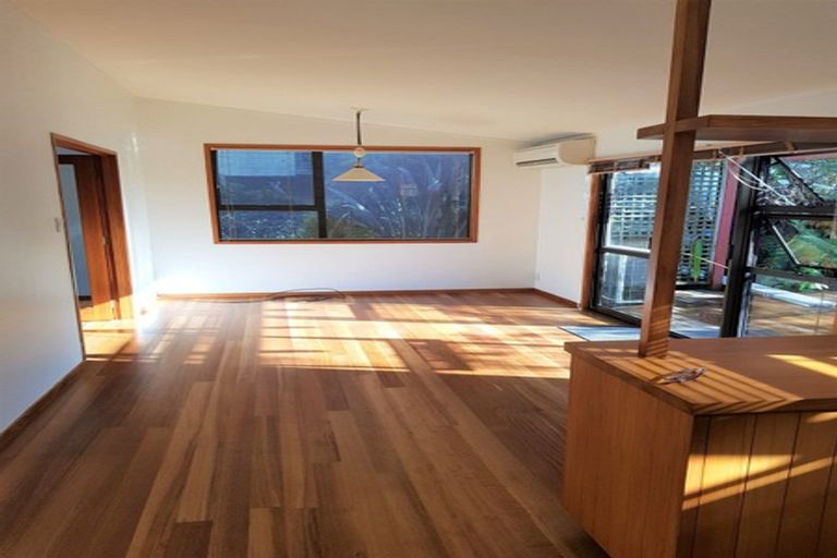 Photo of property in 58 Rosecamp Road, Beach Haven, Auckland, 0626