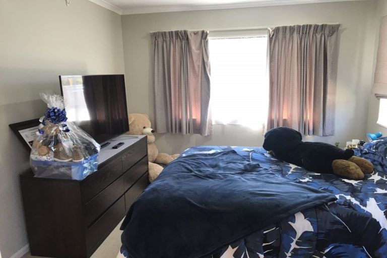 Photo of property in 36 Seresin Crescent, Flat Bush, Auckland, 2016