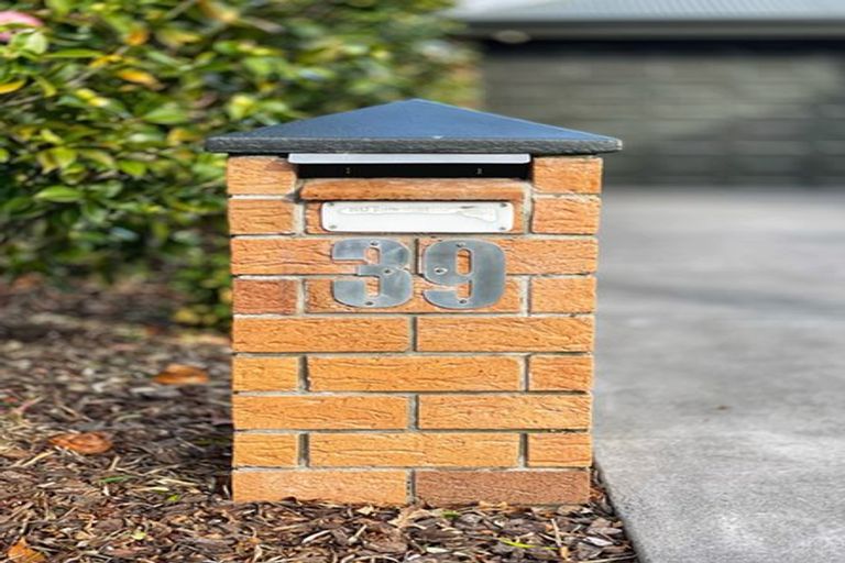 Photo of property in 39 Kinsella Crescent, Aidanfield, Christchurch, 8025