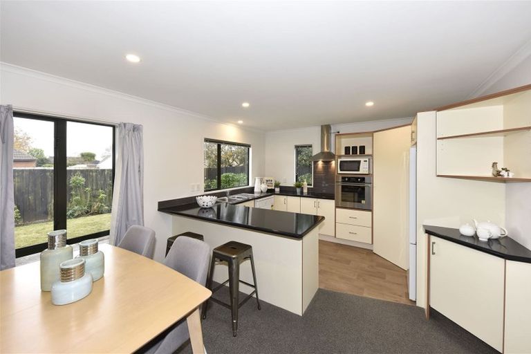 Photo of property in 2/24 Withells Road, Avonhead, Christchurch, 8042