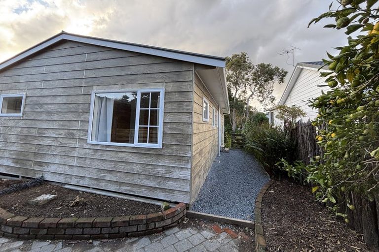Photo of property in 17 Hookway Grove, Paraparaumu, 5032