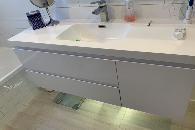 Photo of property in 40 Lakeside Drive, Orewa, 0931