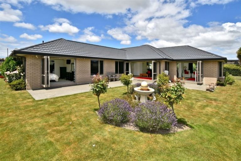 Photo of property in 21 Strathcarron Place, Broomfield, Christchurch, 8042