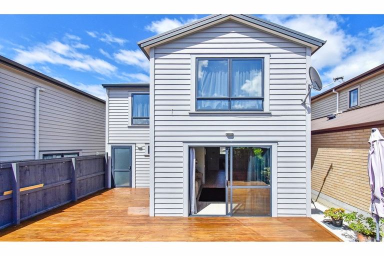 Photo of property in 12 Kuparu Street, Weymouth, Auckland, 2103