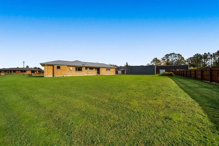 Photo of property in 121 Mercade Close, Stratford, 4332