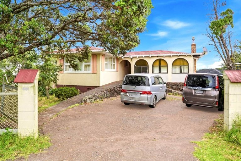 Photo of property in 866 East Coast Road, Northcross, Auckland, 0630