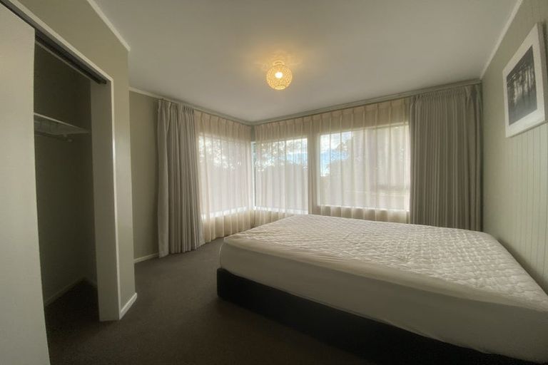 Photo of property in 5 Hira Street, Waikanae, 5036