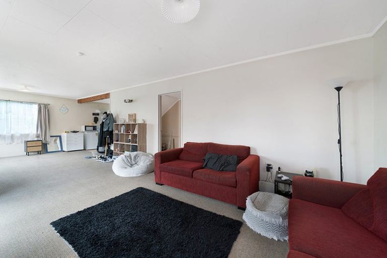 Photo of property in 4134 Great North Road, Glendene, Auckland, 0602