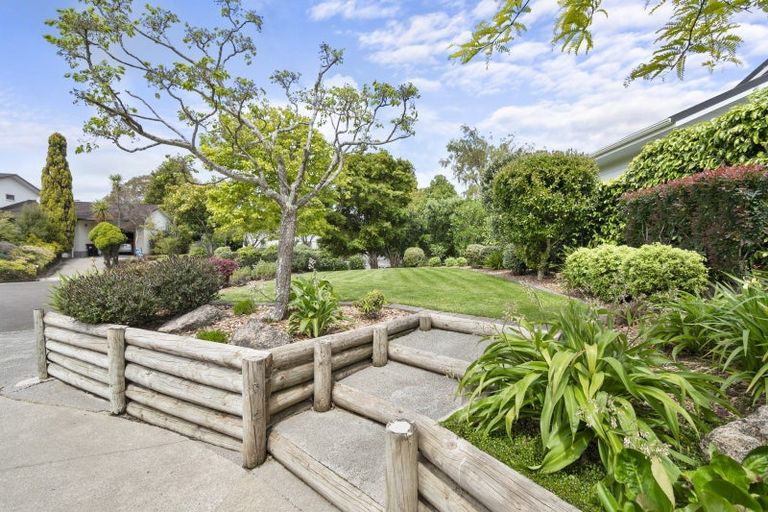 Photo of property in 18 Clifton Terrace, Fitzherbert, Palmerston North, 4410