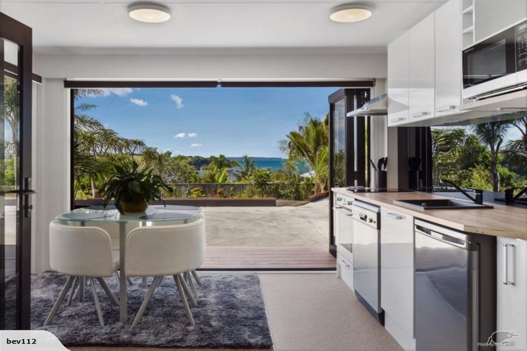 Photo of property in 1445 Whangaparaoa Road, Army Bay, Whangaparaoa, 0930