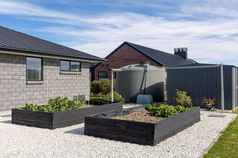 Photo of property in 32 Summers Road, Darfield, 7571