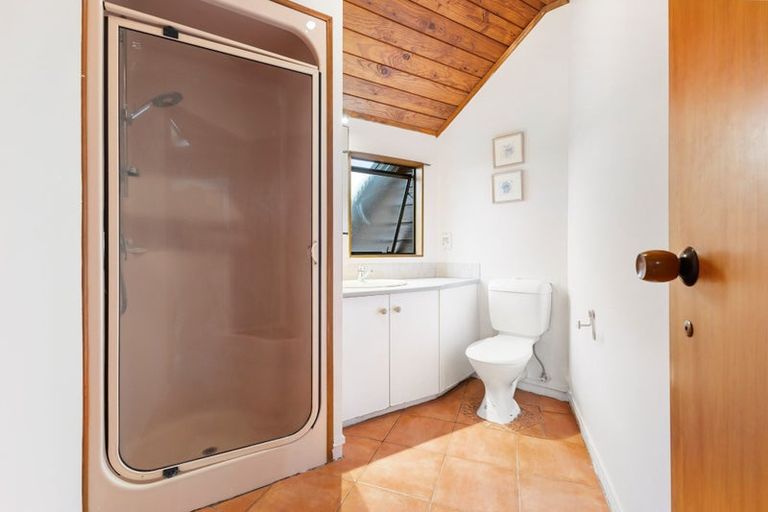 Photo of property in 1/5 Gulf Crest, Bucklands Beach, Auckland, 2012