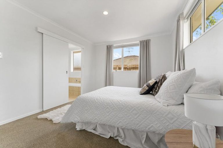 Photo of property in 22 Kayes Road, Pukekohe, 2120