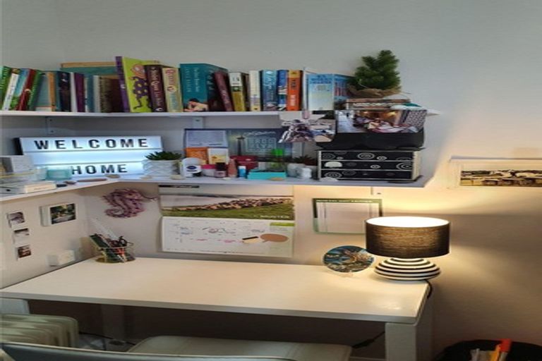 Photo of property in 92 Austin Street, Mount Victoria, Wellington, 6011