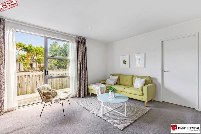 Photo of property in 2 Datura Place, Sunnynook, Auckland, 0620