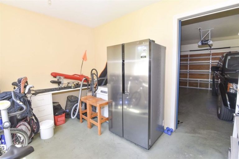 Photo of property in 6 Hogarth Lane, Burnside, Christchurch, 8053