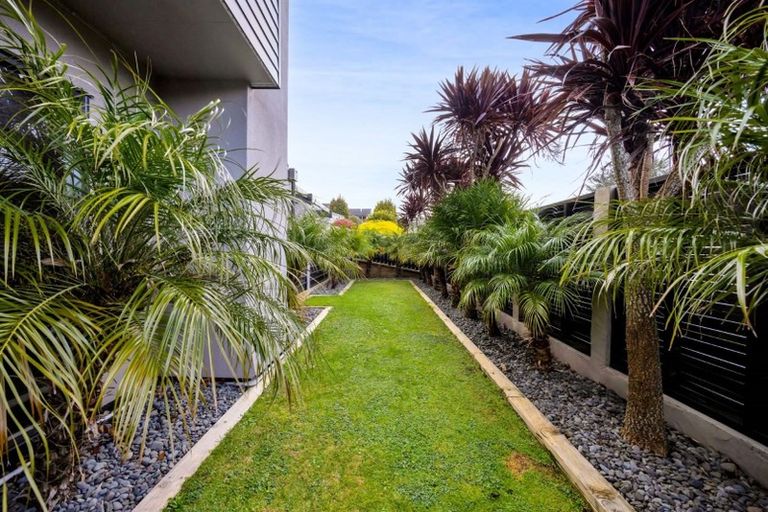 Photo of property in 28 Karamea Street, Whalers Gate, New Plymouth, 4310