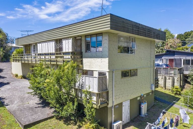 Photo of property in 3/9 Fuchsia Place, Birkdale, Auckland, 0626