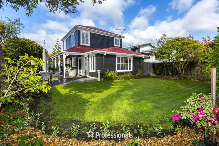 Photo of property in 337 Fergusson Drive, Heretaunga, Upper Hutt, 5018