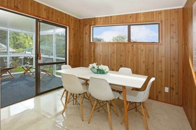 Photo of property in 565 Swanson Road, Ranui, Auckland, 0612