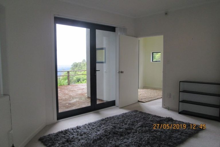 Photo of property in 553 Scenic Drive, Waiatarua, Auckland, 0612