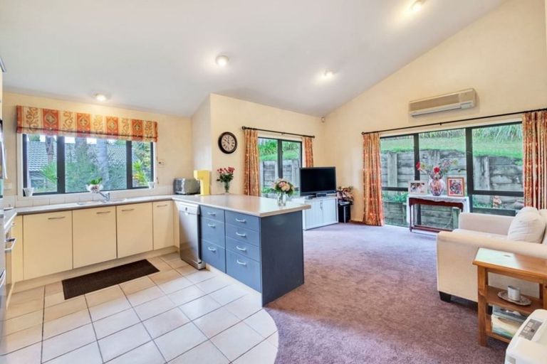 Photo of property in 22 Kate Sheppard Avenue, Torbay, Auckland, 0630