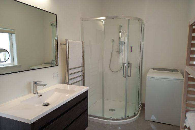 Photo of property in 27 Bournemouth Terrace, Murrays Bay, Auckland, 0630