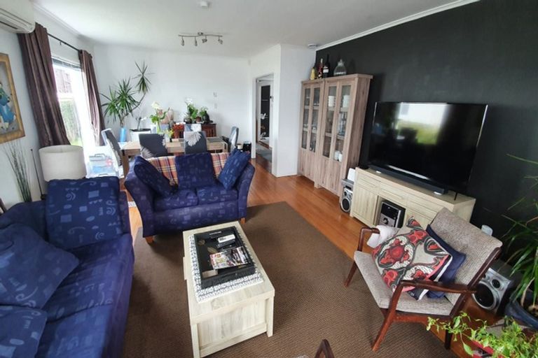 Photo of property in 1a Aberdeen Road, Castor Bay, Auckland, 0620