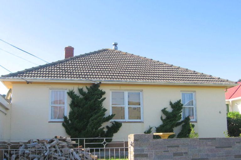 Photo of property in 4 Leveson Street, Strathmore Park, Wellington, 6022