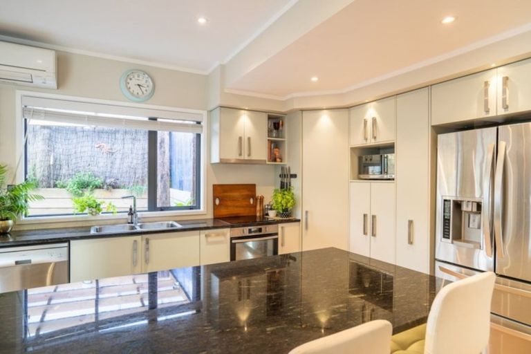 Photo of property in 50a Renown Road, Raumati South, Paraparaumu, 5032