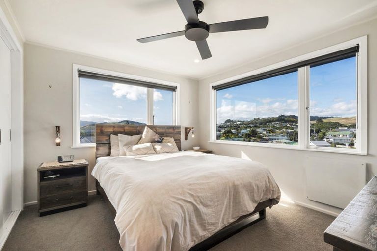 Photo of property in 23 Beazley Avenue, Paparangi, Wellington, 6037