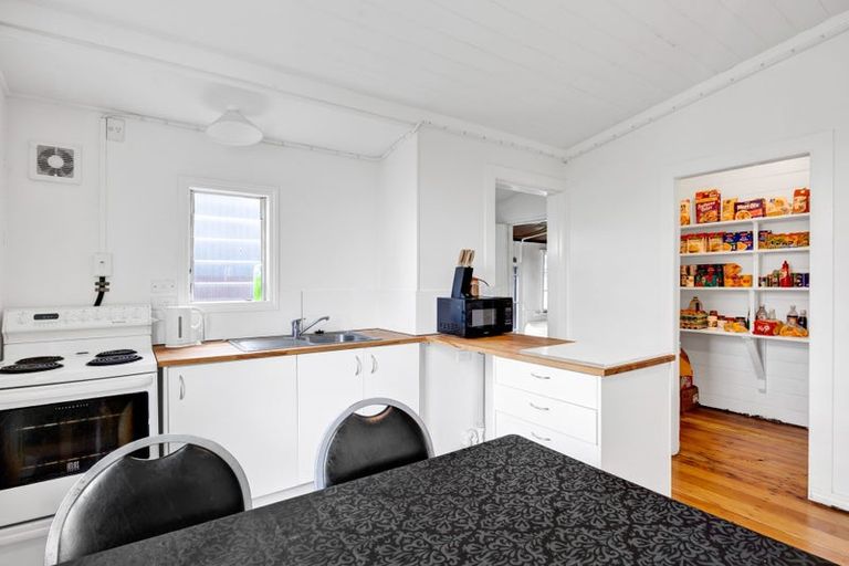 Photo of property in 74 Union Street, Hawera, 4610