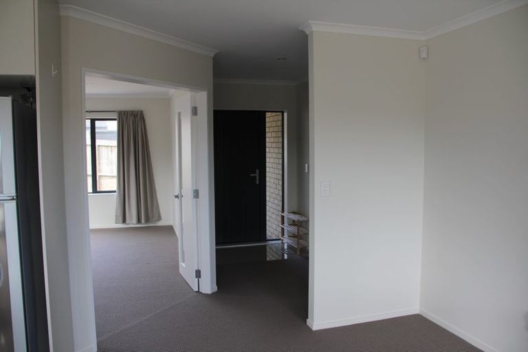 Photo of property in 20 Havana Rise, Grenada Village, Wellington, 6037