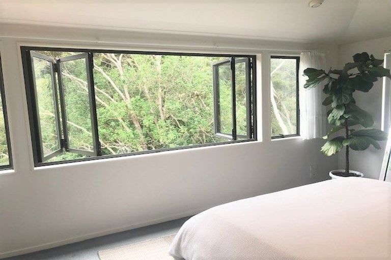 Photo of property in 4/12 Herons Way, Northcote, Auckland, 0627