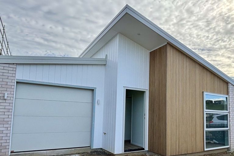 Photo of property in 9 Overton Street, Rototuna North, 3210