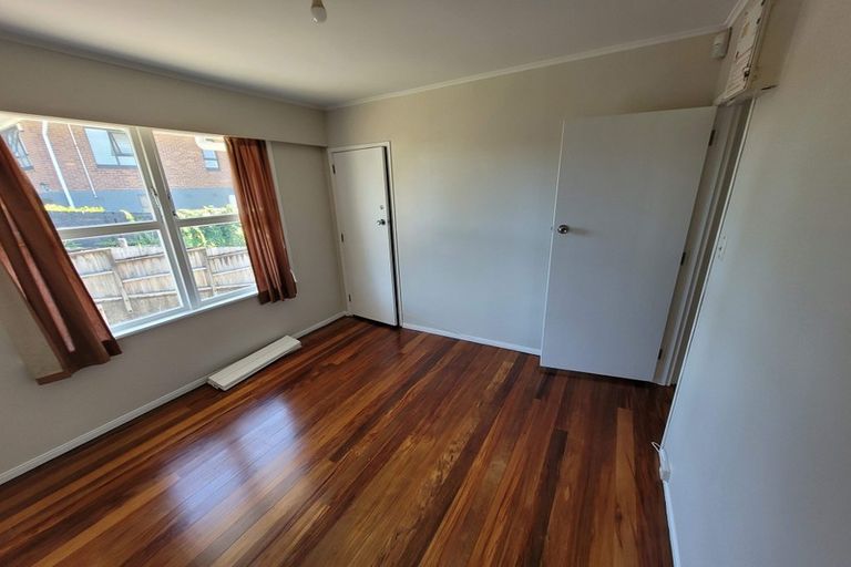 Photo of property in 12 Ruawai Road, Mount Wellington, Auckland, 1060