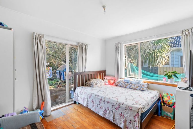 Photo of property in 11 Christian Street, Bryndwr, Christchurch, 8053