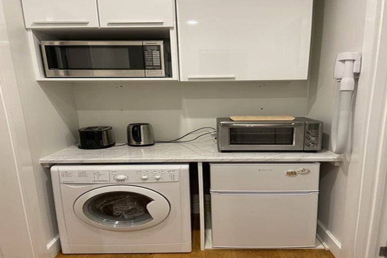 Photo of property in 83 Seatoun Heights Road, Seatoun, Wellington, 6022