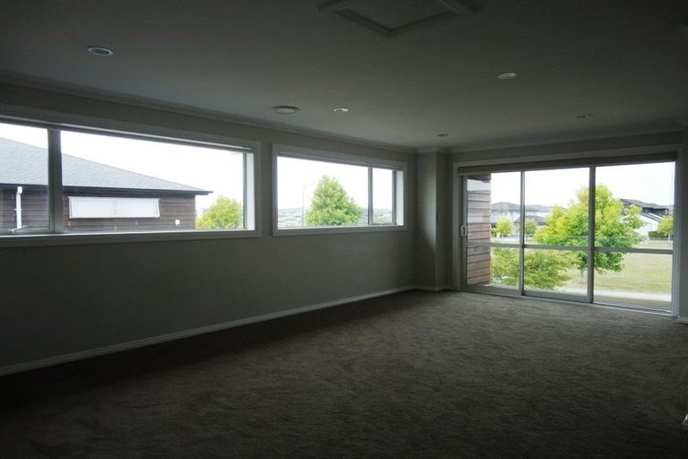 Photo of property in 4 Rossini Court, Karaka, Papakura, 2113