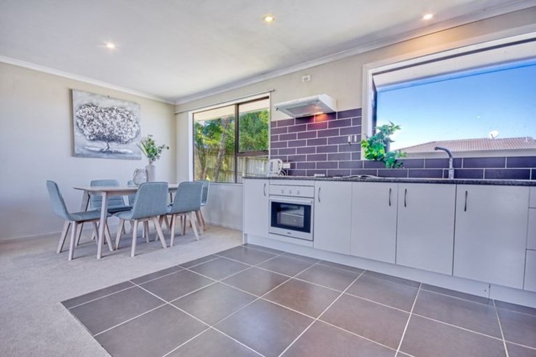 Photo of property in 1/185a Royal Road, Massey, Auckland, 0614