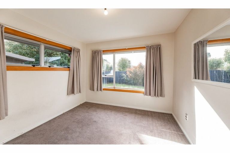 Photo of property in 32 Bentley Street, Russley, Christchurch, 8042