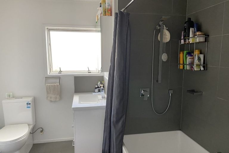 Photo of property in 1/62 Redcrest Avenue, Red Hill, Papakura, 2110