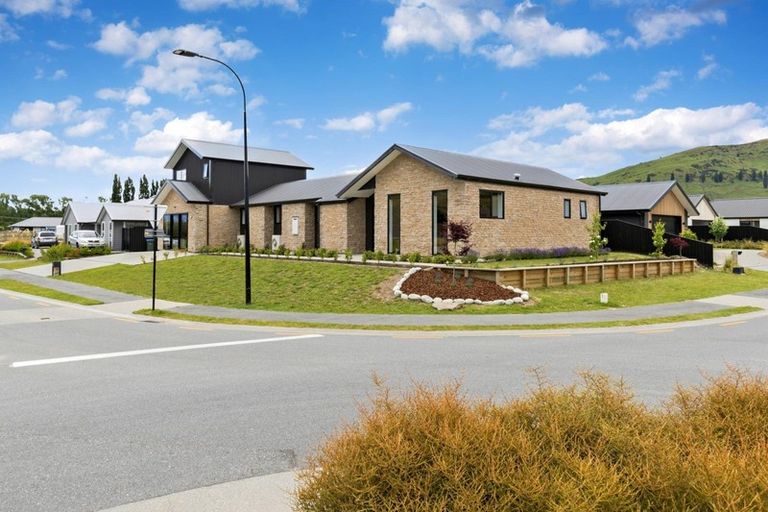 Photo of property in 2 Headley Drive, Lower Shotover, Queenstown, 9304