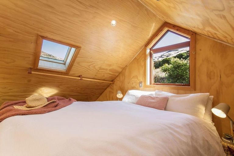 Photo of property in 37 Flinders Road, Heathcote Valley, Christchurch, 8022