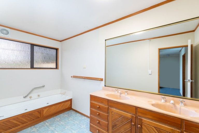 Photo of property in 22 Exploration Way, Whitby, Porirua, 5024