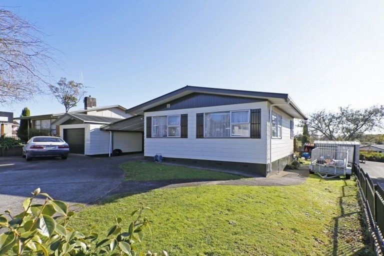 Photo of property in 21 Pelorus Street, Glenview, Hamilton, 3206