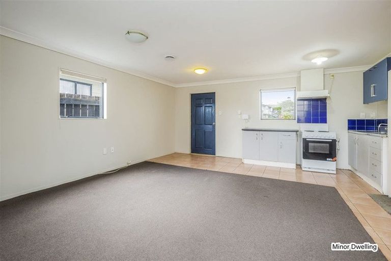 Photo of property in 6 Rhine Place, Weymouth, Auckland, 2103