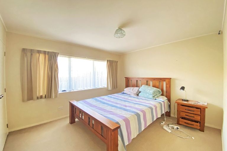 Photo of property in 38 West Fairway, Golflands, Auckland, 2013