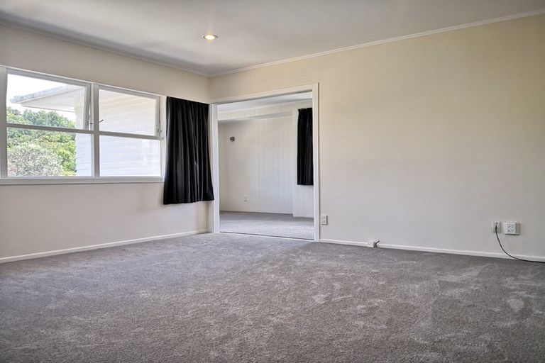 Photo of property in 3 Blenheim Street, Glenfield, Auckland, 0629